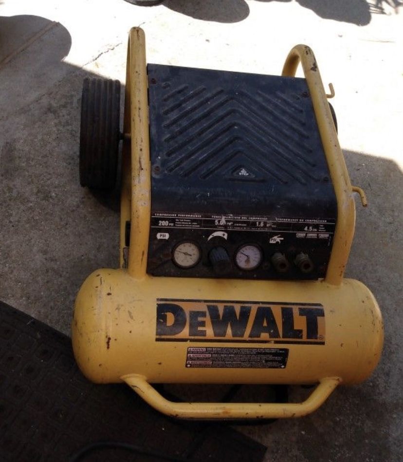 Dewalt  4.5gal Air Compressor- MAKE AN OFFER