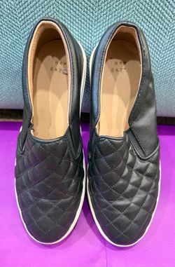 A New Day Black Quilted Slip-On Sneakers in size 8