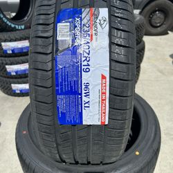 BRAND NEW SET OF TIRES 235/40r19 235/40/19