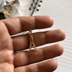 Eiffel Tower Pendant 18k
