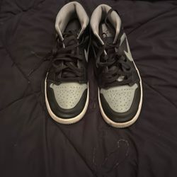 Womens air jorden 1 size 10