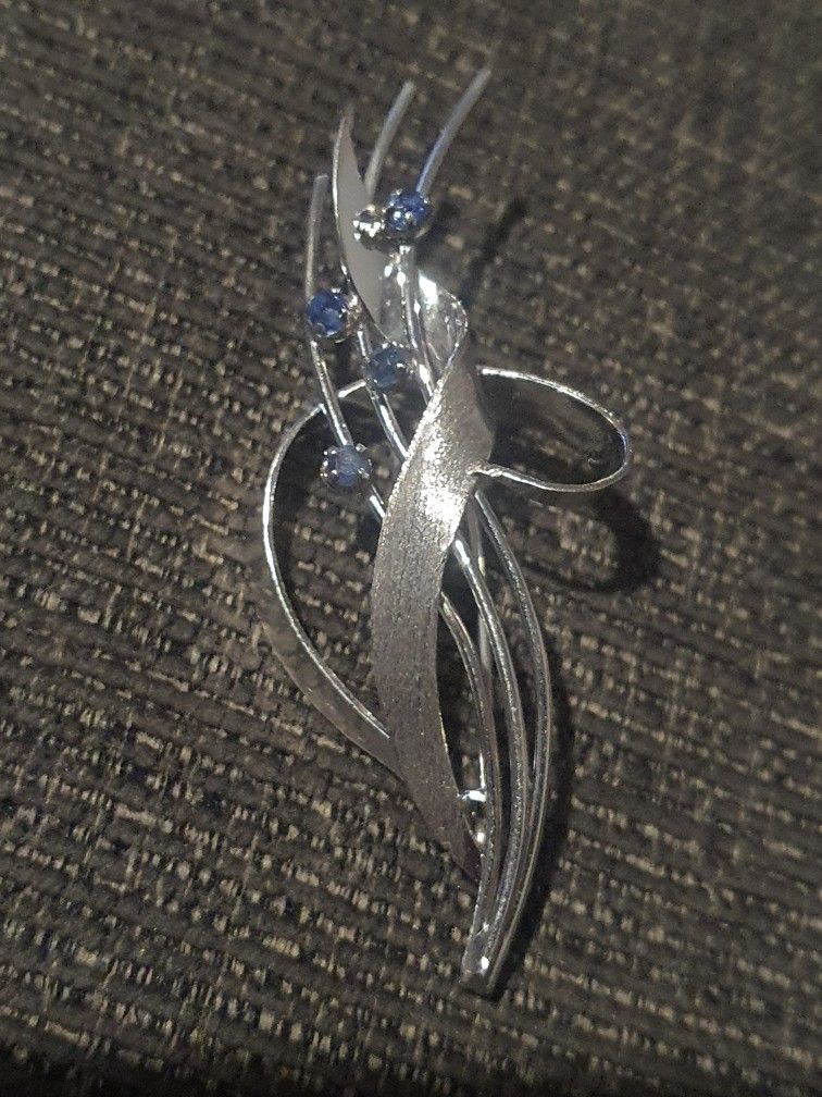 14k White Gold Brooch