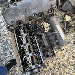 Honda D16Y8 Complete VTEC Cylinder Head – Ready to Bolt On