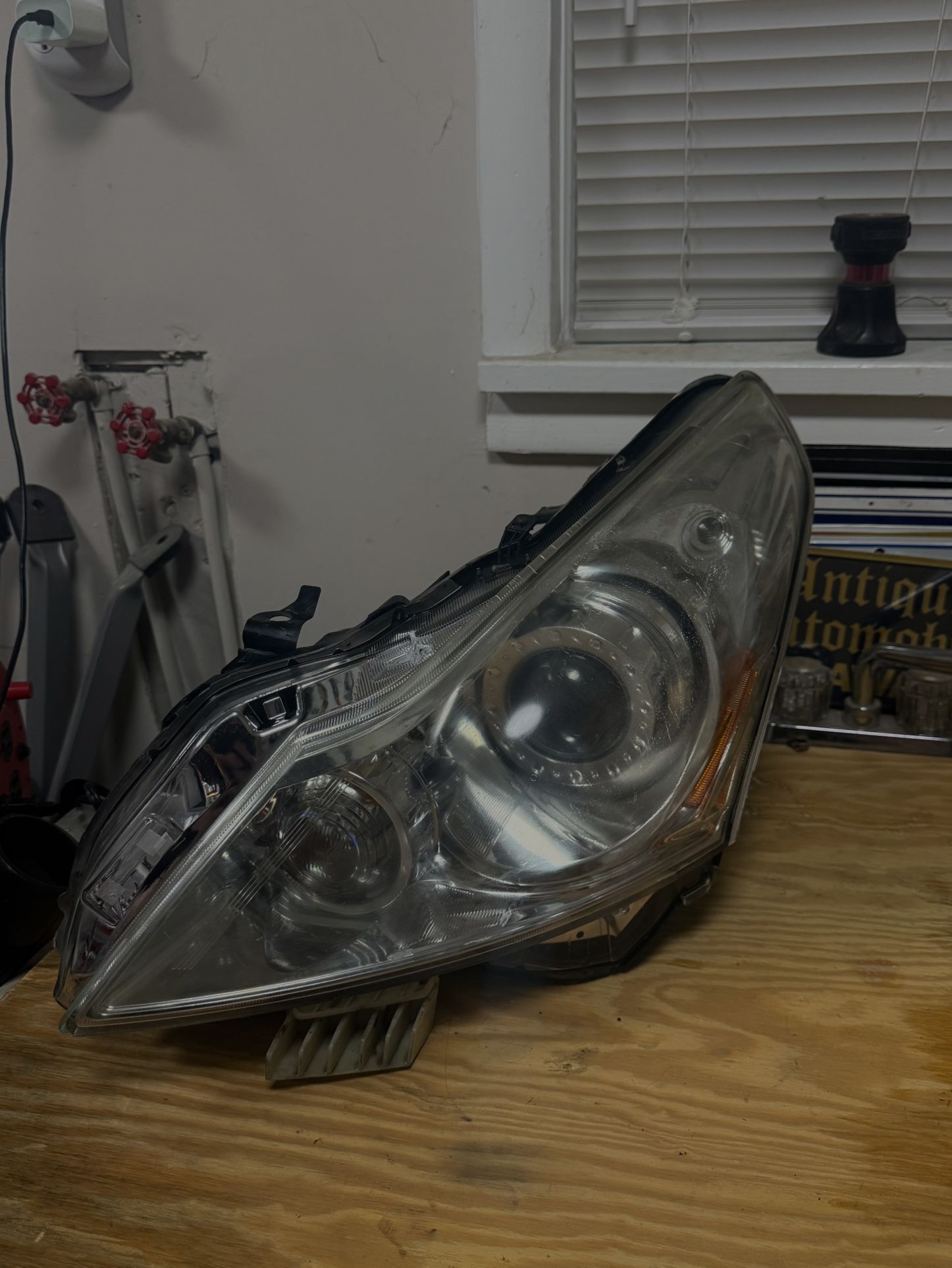 2010 G37x Sedan Drivers Headlight