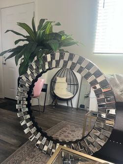 Circle mirror