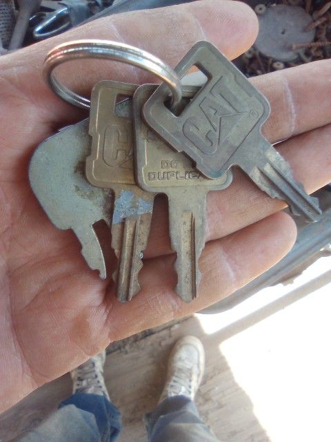 4 Caterpillar Ignition Keys