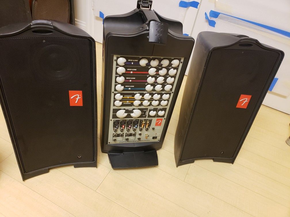 FENDER Passport Deluxe PD-250 Portable PA Speaker System