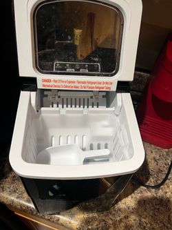 Portable ice maker