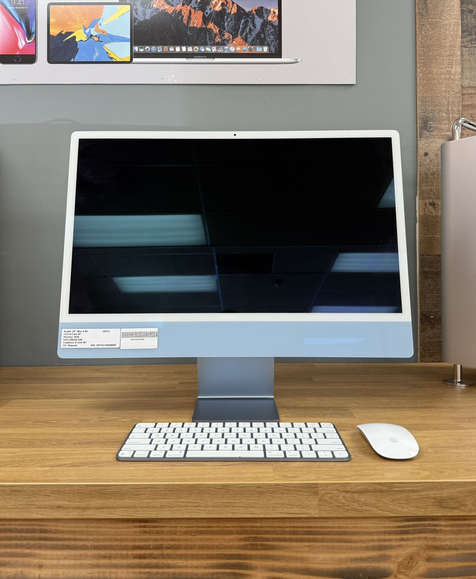 iMac 24 inch 4.5K M1 8 Core*256GB SSD*8GB RAM