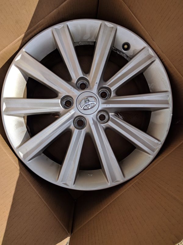 2013 Toyota Camry OEM Wheels 17 inch (set of four) for Sale in Acworth