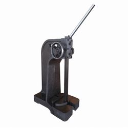 DAYTON Ratcheting Arbor Press: 3 ton Force in Tons, 13 1/4 in Swing (In.), 81/2 x 10 in, 1 to 2 in Item 1UH14 Mfr. Model 1UH14