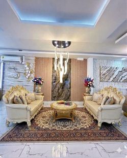 Beautiful set of 2 large sofas new
