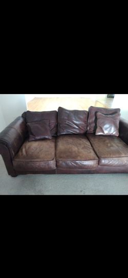 Sofa de Piel En Buenas Condiciones