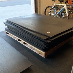 Brand New 4x6 Feet And 3/4” Thickness Rogue Fitness