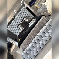 King or Queen size Double layer Platform bed frame Gray or Black color