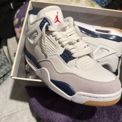 Jordan 4 Navy SB Men Size 6
