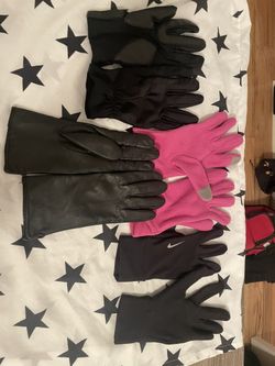 Bundle of gloves (5)