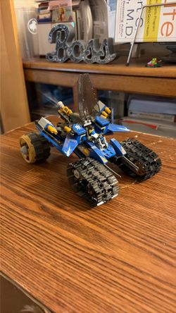 LEGO Ninjago Legacy Thunder Raider (set 71699)