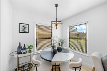 Moving Sale! Modern Dining Table Set – Like New