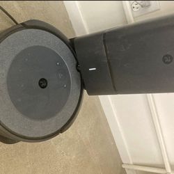 Used Roomba 