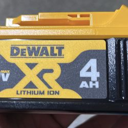 DEWALT 20V MAX XR Premium Lithium-Ion 4.0Ah Battery Pack