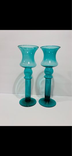 Vintage Emerald Green Handblown Glass Set of 2 Candle Holders 11”. Rare elegant pair of handmade glass candle holders . Excellent condition. Size is 1