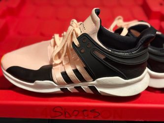 Adidas shoes youth/ men’s 7 or woman’s 7.5