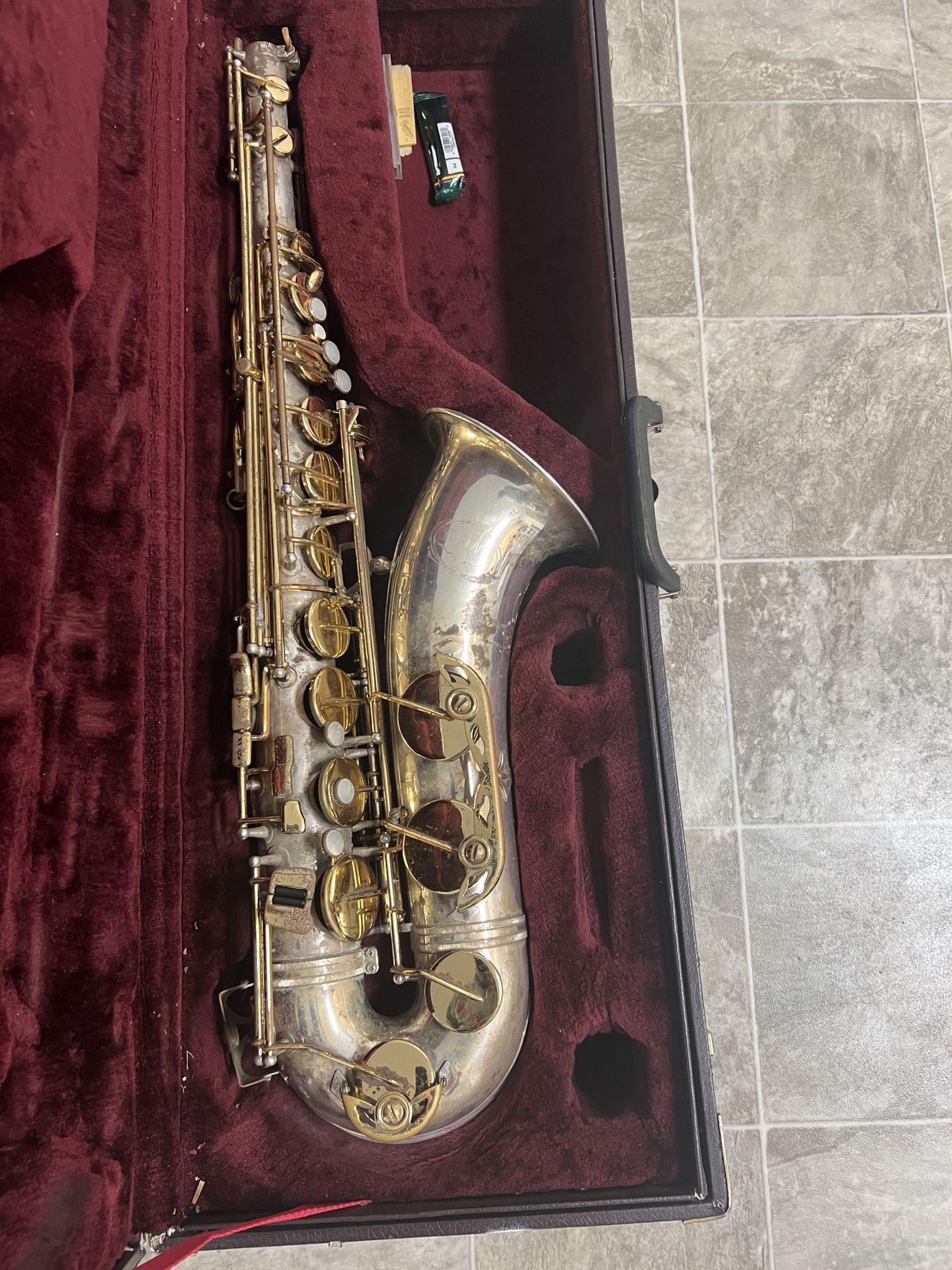 Jupiter JTS-889 Tenor Saxophone