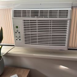 Window AC unit 