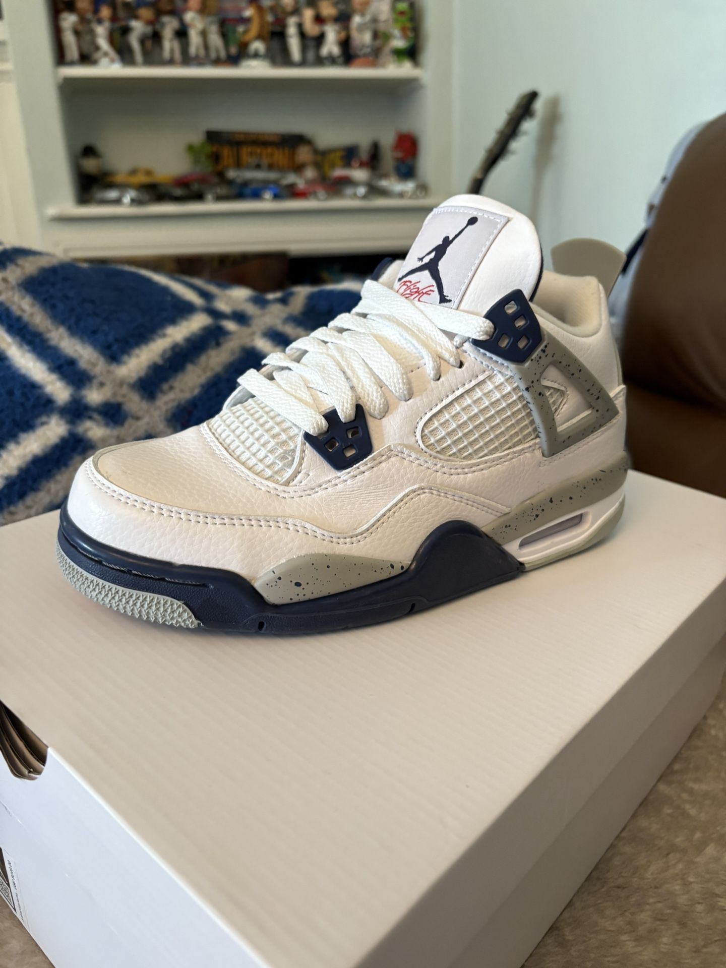 Jordan Retro 4s “ Midnight Navy “ Youth Size 5.5 & 6.5