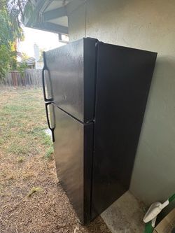 Refrigerator/ fridge