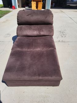 Chaise lounge