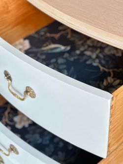 Beautiful 9 Drawer vintage Serpentine Dresser