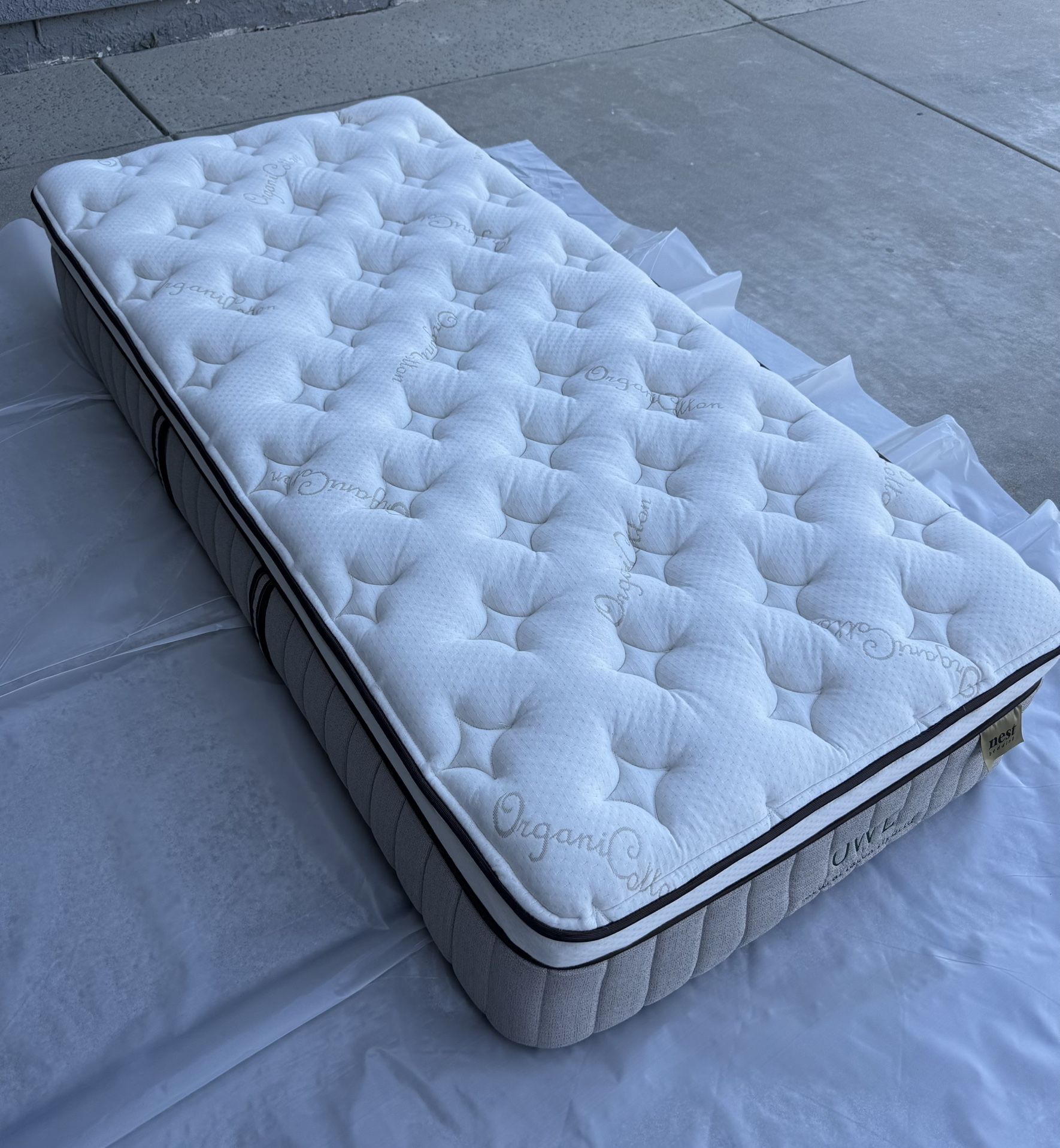 Nest Bedding Owl Natural Latex Hybrid Twin XL