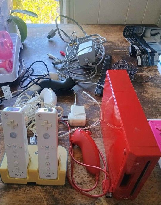 Red Wii With Games 