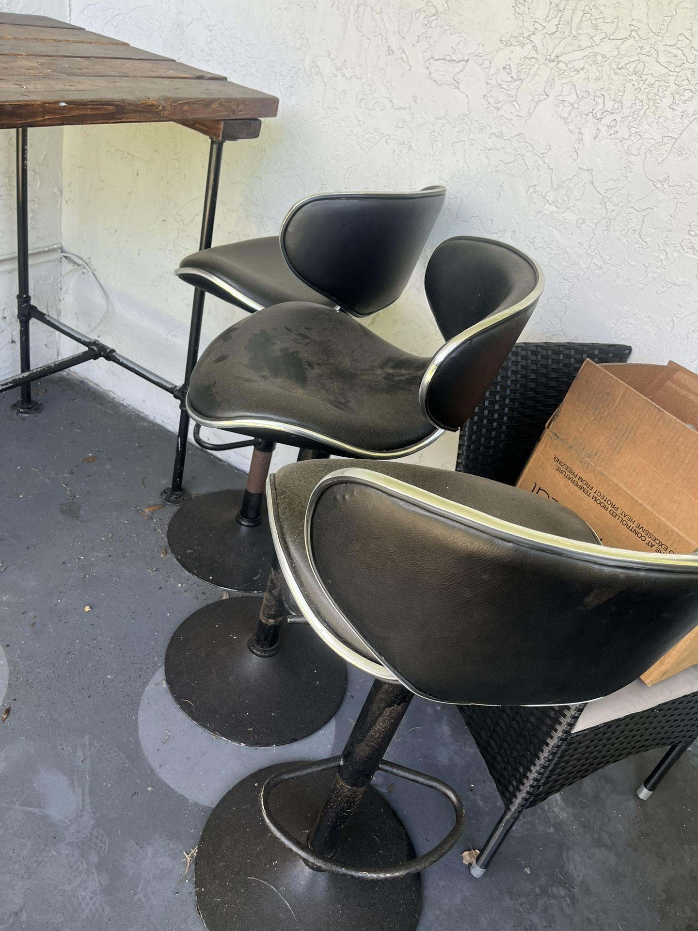 5 Bar Stool Chairs