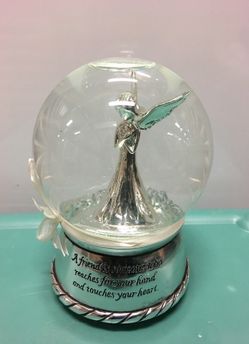 Angel in globe w/glitter, 🎶 Music box