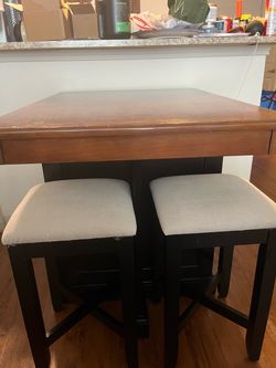 Bar Stools (4)