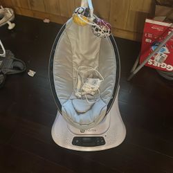 4 Moms Mamaroo Baby Swing