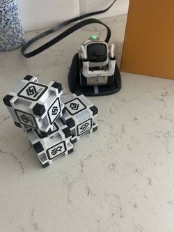 Cozmo Interactive Robot