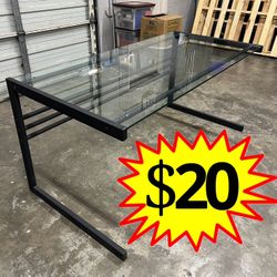 Modern Glass Desk (62in)
