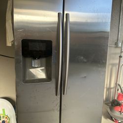 Refrigerator 