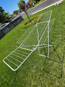 Clothes drying rack
