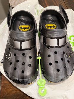 Crocs x Batman Batmobile ( Men’s 10 / Women’s 12)