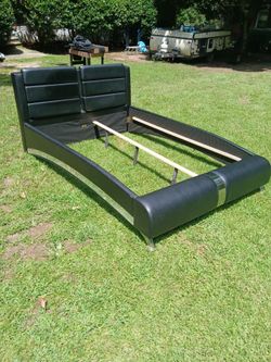 ** QUEEN SIZE BED FRAME