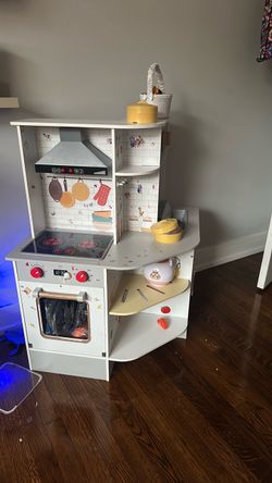 Play kitchen with play pots $25 near midway