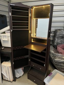 Jewelry Vanity / Storage