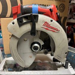 MILWAUKEE M18 CIRCULAR SAW 7-1/4 IN. BRUSHLESS 