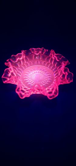 Lovely Vintage Pink Fenton Thumbprint Glass Bowl (Selenium)