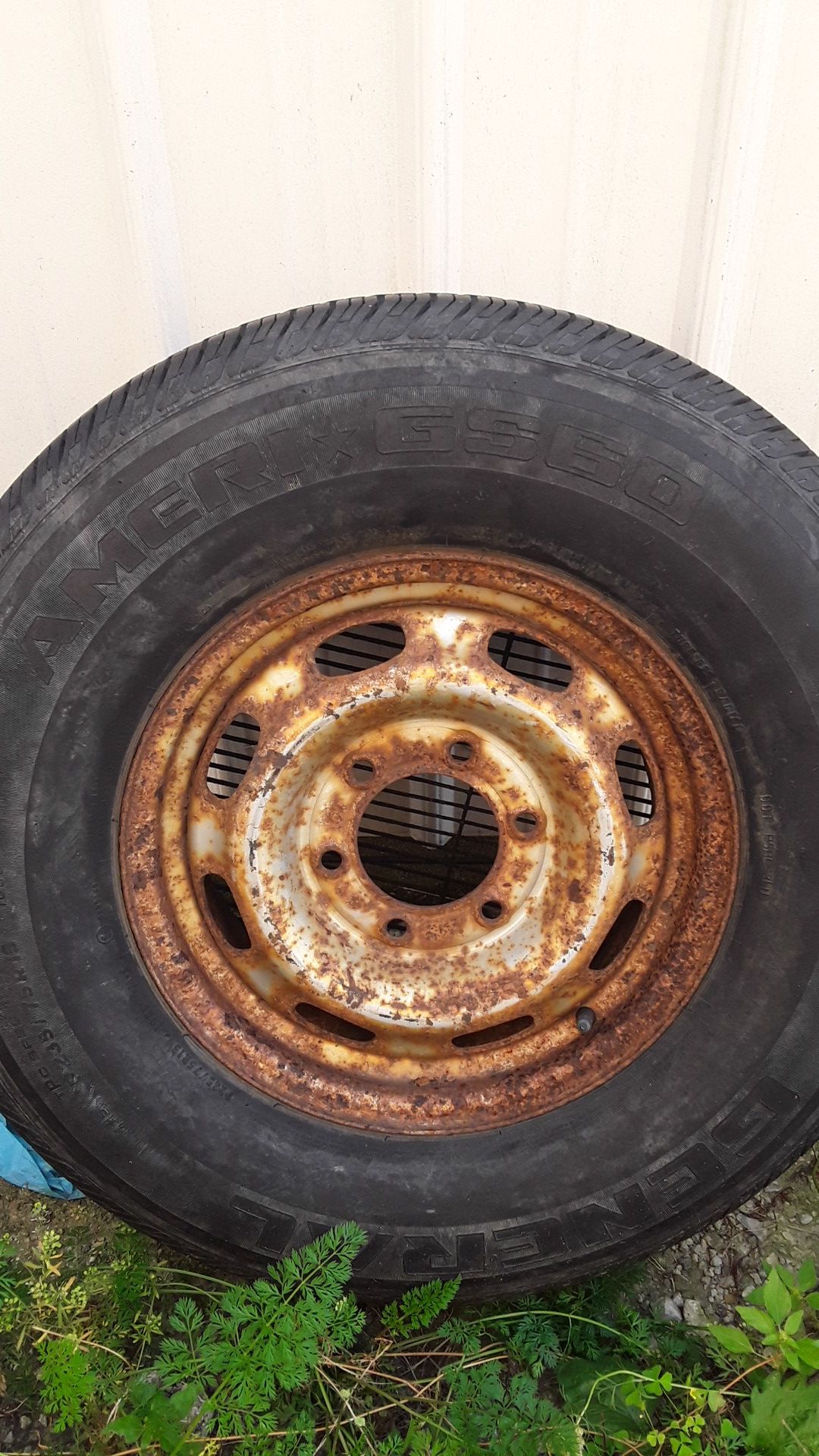 General tire p235 75 r15 on 6 lug GM rim